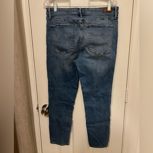 ABERCROMBIE & FITCH Simone High Rise Ankle Jeans - Picture 2 of 5